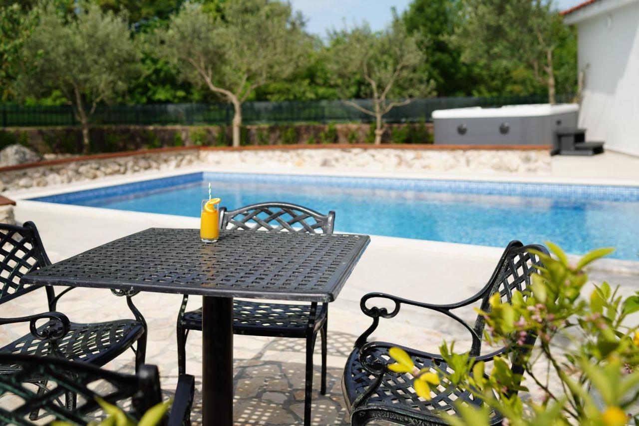 Rasopasno Stone Lady Holiday Home With Pool&Hot Tub,Sauna,Bbq,Garden מראה חיצוני תמונה